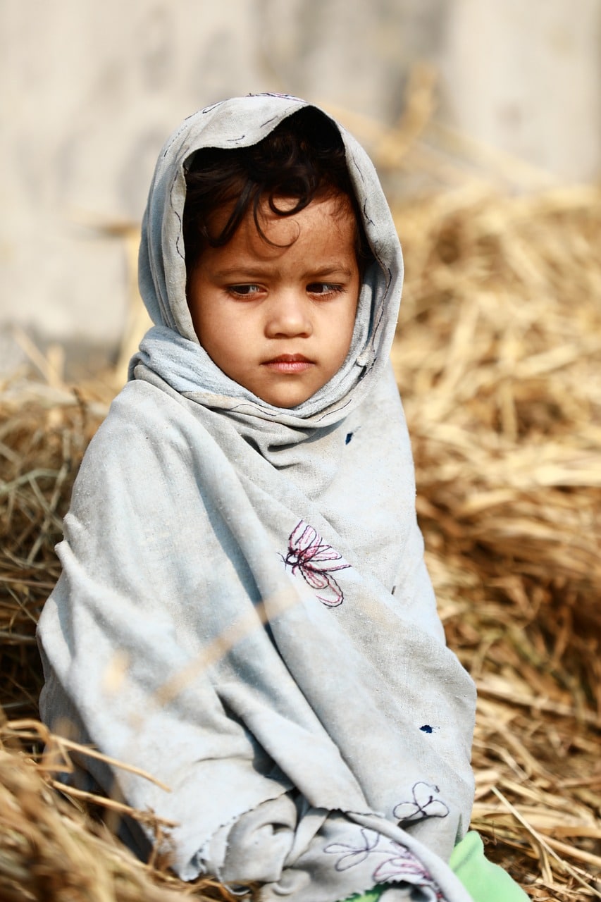 poor kid, cute girl, poor-3874763.jpg